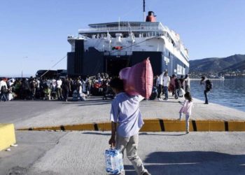 Στο λιμάνι του Πειραιά δύο πλοία με 179 πρόσφυγες από νησιά του ανατολικού Αιγαίου