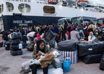 Με 142 πρόσφυγες από Μυτιλήνη και Χίο κατέπλευσε στον Πειραιά το «Nήσος Σάμος»