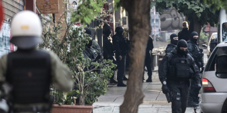 Αναβολή πήρε η δίκη των συλληφθέντων στα Εξάρχεια για να κληθούν μάρτυρες αστυνομικοί