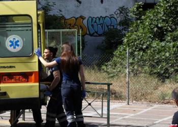Τροχαίο με σχολικό στη Βούλα – Πέντε παιδιά τραυματίστηκαν
