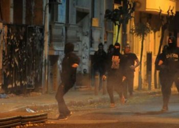 Τραυματίστηκε αστυνομικός έπειτα από επίθεση αγνώστων στα Εξάρχεια