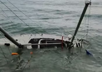 Σκάφος βυθίστηκε στη Λευκάδα (ΦΩΤΟ)