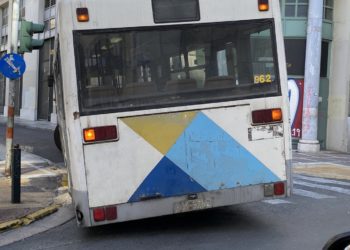 Διακοπή κυκλοφορίας στη συμβολή των οδών Σταδίου και Αρσάκη (ΦΩΤΟ)