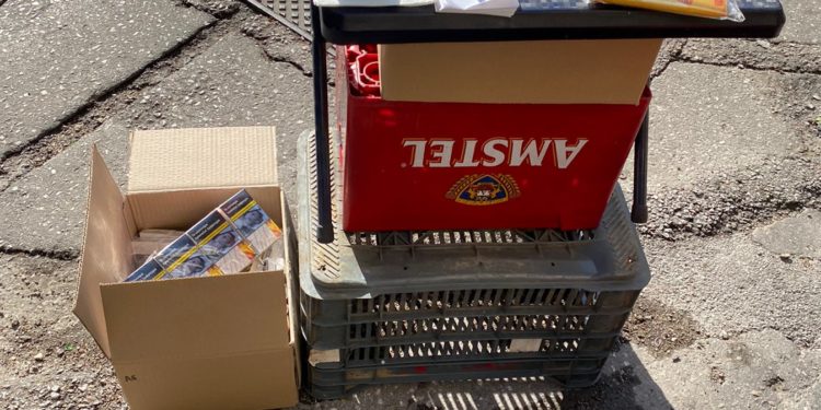 Και άλλη ΔΟΥ – «πιάτσα» πώλησης λαθραίων τσιγάρων (ΦΩΤΟ)