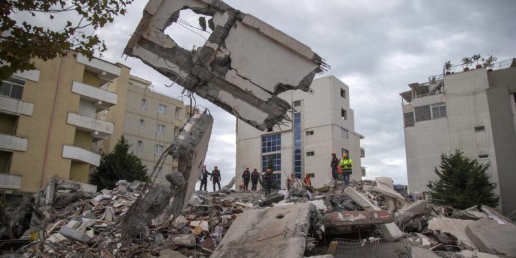 Σεισμός στην Αλβανία: Αυξάνεται ο αριθμός των νεκρών