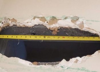 Κινηματογραφική απόδραση: Άνοιξαν τρύπα 55 εκατοστών στην τουαλέτα της φυλακής