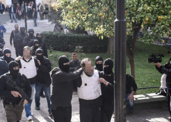 Απολογούνται οι δύο κατηγορούμενοι για συμμετοχή στην τρομοκρατική οργάνωση «Επαναστατική Αυτοάμυνα»