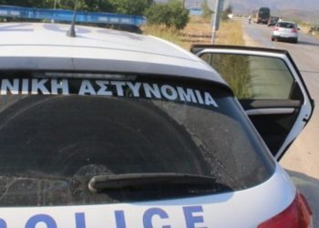 Συνελήφθησαν δύο άτομα για παράνομη διακίνηση αλλοδαπών