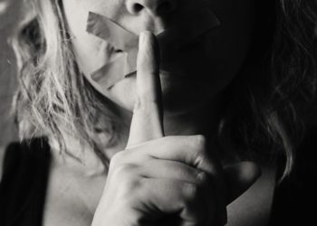 Μεγάλο μέρος των Ιταλών εξακολουθεί να πιστεύει πως οι γυναίκες φέρουν την ευθύνη για τις σεξουαλικές επιθέσεις εναντίον τους