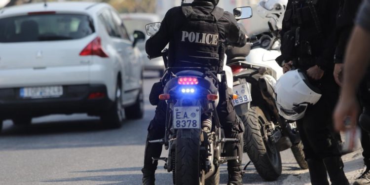 Οι επικοινωνίες της μαφίας των ναρκωτικών στη δυτική Αττική