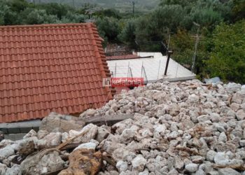 Εικόνες αποκάλυψης στην Κεφαλονιά από το πέρασμα της «Βικτώριας»: Πέτρες, λάσπες και μπάζα σε χωριά