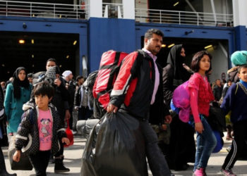 Νέες αφίξεις προσφύγων στον Πειραιά από νησιά του Αιγαίου