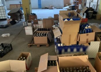 Ποτά «μπόμπες» παρασκεύαζε κύκλωμα σε παράνομο εργαστήρι στη Θεσσαλονίκη