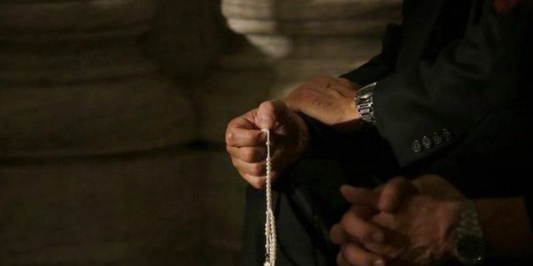 Ενώπιον της δικαιοσύνης δημοσιογράφος για βιβλίο που αποκαλύπτει παιδεραστία ιερέων