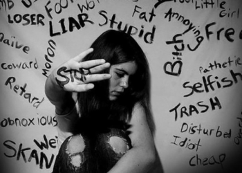 Οι πρώτες κινήσεις που πρέπει να κάνει μία γυναίκα που έχει πέσει θύμα βίας