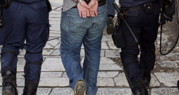 Ηράκλειο: Σύλληψη 48χρονου για κατοχή όπλων και ναρκωτικών