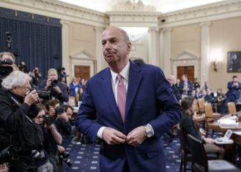 Τρεις γυναίκες κατηγορούν τον Αμερικανό πρέσβη στην ΕΕ Σόντλαντ για σεξουαλική παρενόχληση