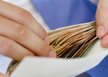 Εφοριακοί συνελήφθησαν για φακελάκι