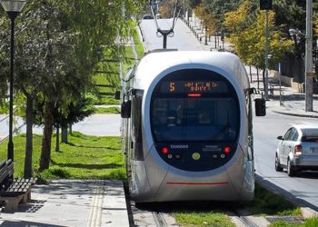 Τραμ: Ξεκινούν τα δοκιμαστικά δρομολόγια στον Πειραιά – Πού θα γίνονται στάσεις