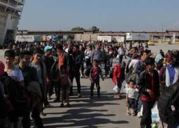 Στο λιμάνι του Πειραιά αναμένονται σήμερα 61 μετανάστες και πρόσφυγες από νησιά του Αιγαίου