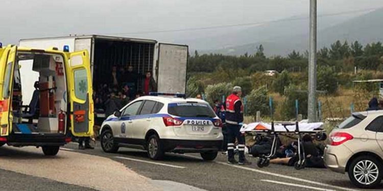 Ξάνθη: Οι αστυνομικές αρχές εντόπισαν 41 αλλοδαπούς σε φορτηγό ψυγείο (BINTEO)