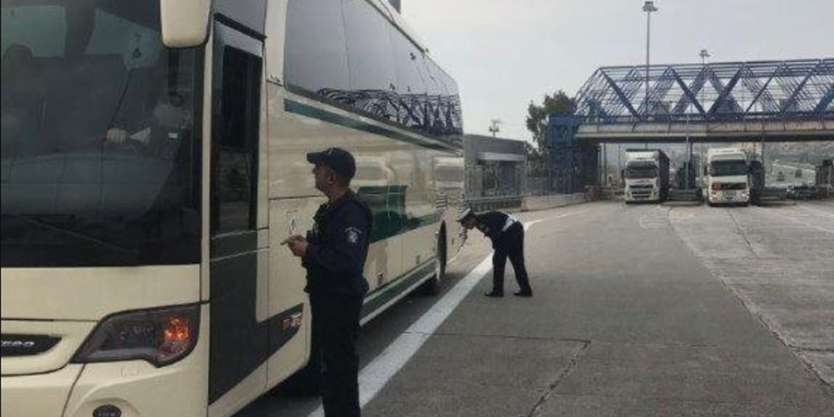 Έλεγχοι της Τροχαίας σε λεωφορεία – Βεβαιώθηκαν 329 παραβάσεις