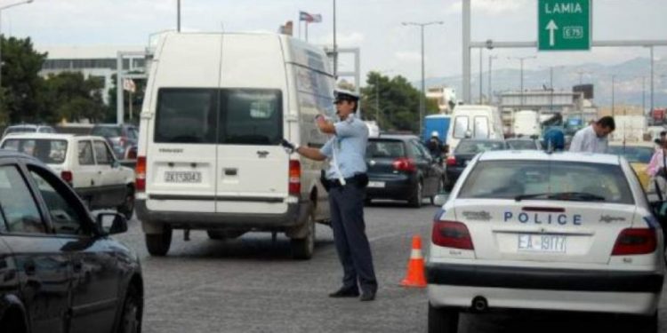 Κυκλοφοριακά προβλήματα στη Λεωφόρο Κηφισού λόγω εκτροπής φορτηγού