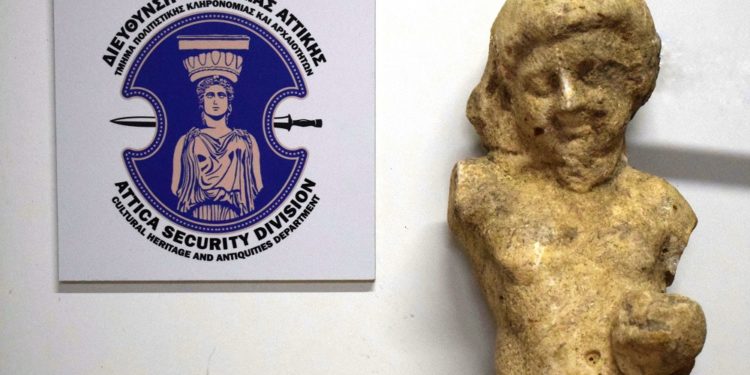 Συνελήφθη αρχαιοκάπηλος που είχε στην κατοχή του μαρμάρινο άγαλμα αρχαϊκής περιόδου μεγάλης αξίας
