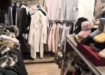 Κατασχέθηκαν 974 απομιμητικά είδη από 3 καταστήματα σε Αράχωβα, Πειραιά και Κορυδαλλό