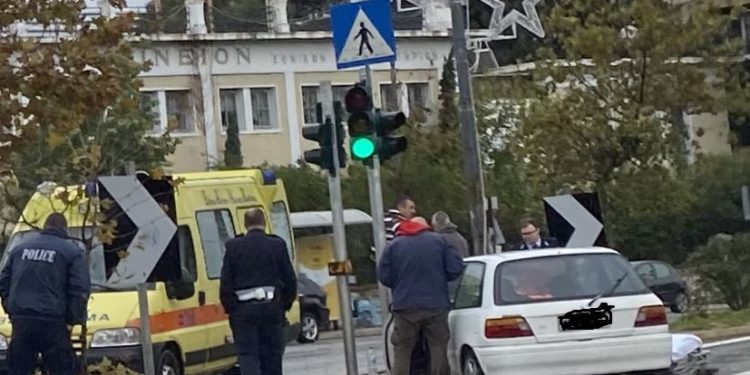 Αυτοκίνητο παρέσυρε πεζή στην Κηφισιά (ΦΩΤΟ)