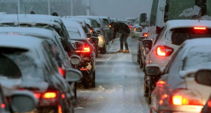 Καρατομήθηκε ο Διοικητής του Β’ Τμήματος Αυτοκινητοδρόμων Αττικής μετά το χάος στην Αθηνών-Λαμίας – Αναζητούνται οι ευθύνες της «Νέας Οδού»