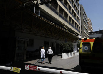 Παρέμβαση του Ρουβίκωνα στον Ευαγγελισμό