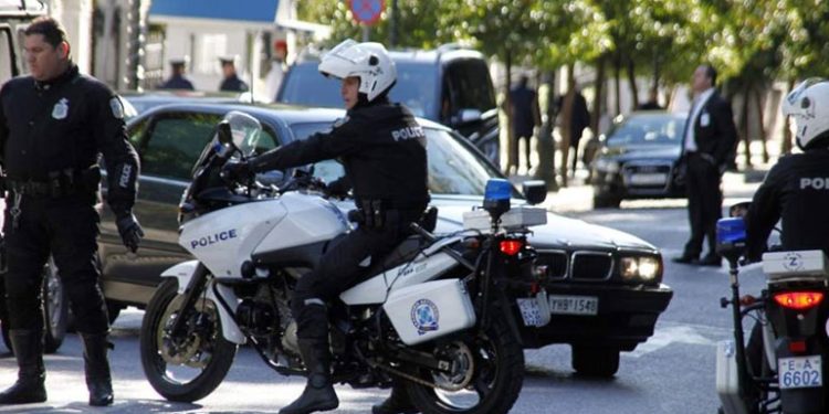 Διαρρήκτες «σήκωσαν» χρηματοκιβώτιο από ζαχαροπλαστείο στο Χαλάνδρι