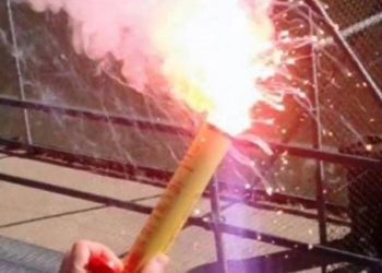 Πανικός σε Λύκειο της Πάτρας: Άγνωστοι έριξαν καπνογόνα – Στο νοσοκομείο μια καθηγήτρια και ένας μαθητής