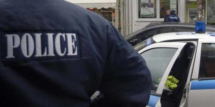 Συλλήψεις επτά ατόμων για ναρκωτικά στον Πειραιά