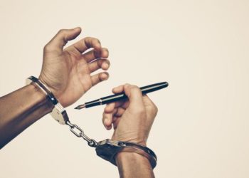 Τουλάχιστον 250 δημοσιογράφοι είναι φυλακισμένοι σε όλο τον κόσμο – Οι περισσότεροι στην Κίνα