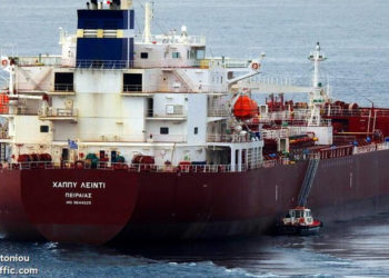 Καμερούν: Ένοπλη επίθεση σε ελληνικό τάνκερ – Όμηροι 5 Έλληνες ναυτικοί – Ένας τραυματίας