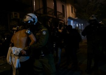 Ανακοίνωση Χρυσοχοΐδη για τα επεισόδια στα Εξάρχεια