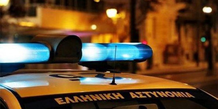 Μενίδι: «Μπούκαραν» με καλάσνικοφ σε κατάστημα αθλητικών ειδών