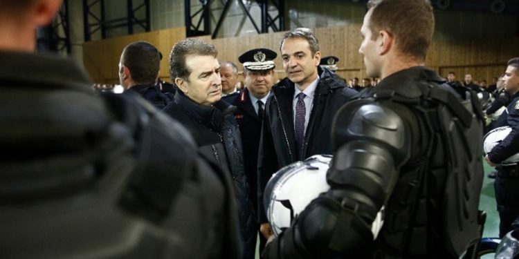 Ο Μητσοτάκης στην παρουσίαση της ΔΙ.ΑΣ.: Οι γειτονιές μας θα έχουν μεγαλύτερη προστασία σε λίγο καιρό – Μ.Χρυσοχοΐδης: Να είστε σε εγρήγορση (ΦΩΤΟ)