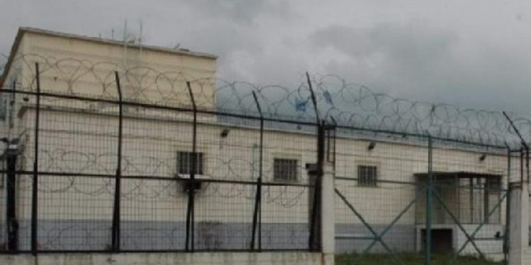 Αιματηρά επεισόδια στις φυλακές Βόλου και Τρικάλων