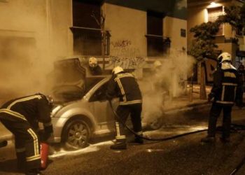 Νύχτα βανδαλισμών στην Αττική, με δέκα συλλήψεις και έναν τραυματία αστυνομικό