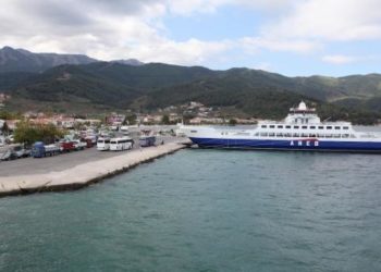 Έπεσε στην παγωμένη θάλασσα για να γλιτώσει την σύλληψη!