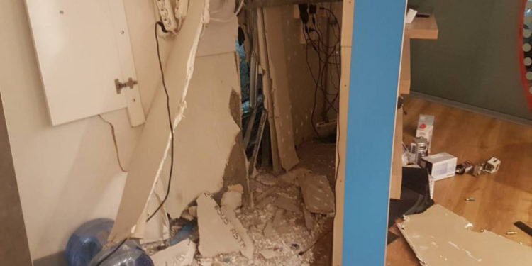 Νέα εισβολή σε κατάστημα με Ι.Χ. – Έριξαν τον τοίχο και έκλεψαν μεγάλο μέρος από το εμπόρευμα