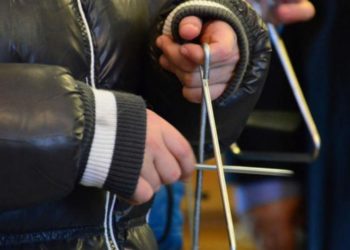 Τρεις ληστείες σε παιδιά που έλεγαν τα κάλαντα στην Αττική – Συνελήφθη 15χρονος