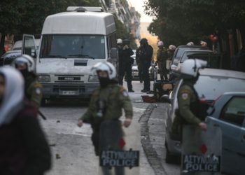 Η ΕΛΑΣ για την επιχείρηση εκκένωσης στο Κουκάκι: Είχαν φτιάξει παγίδα θανάτου – 9 συλλήψεις (ΒΙΝΤΕΟ-ΦΩΤΟ)