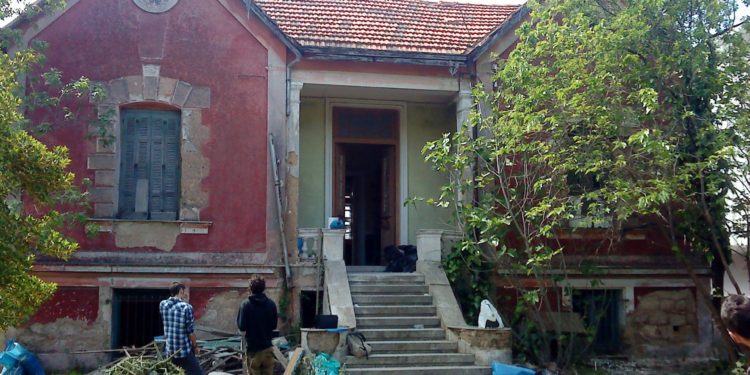 Εκκένωση κατάληψης στο Μαρούσι – Με επίθεση σε τράπεζα απάντησαν οι αναρχικοί (ΦΩΤΟ)