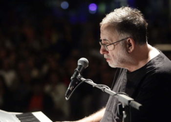 Σήμερα η πολιτική κηδεία του Θάνου Μικρούτσικου