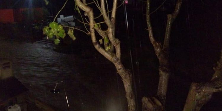 Επιχειρήσεις απεγκλωβισμού δύο ατόμων στη Χαλκιδική