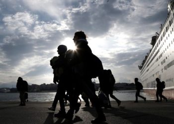 Στο λιμάνι του Πειραιά 99 πρόσφυγες και μετανάστες από νησιά του ανατολικού Αιγαίου